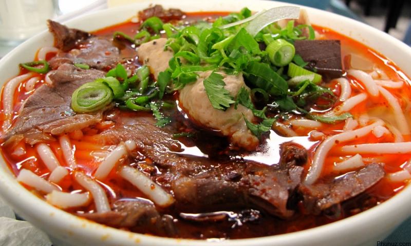 Bún Bò O Sáu