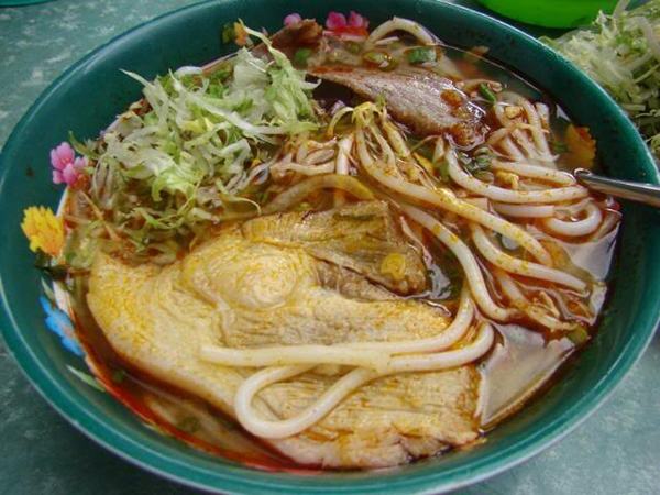 Bún bò Huế ấp Ánh Sáng