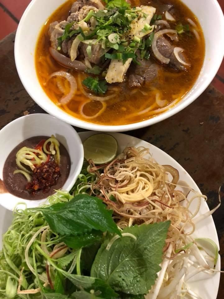 Bún bò huế BÀ HƯỜNG