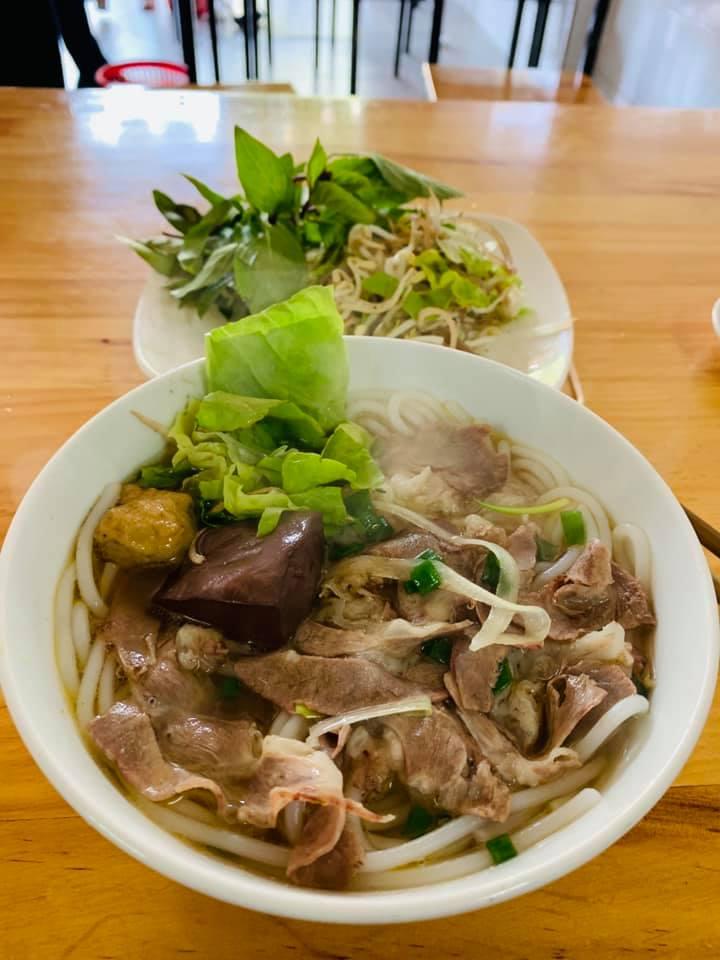 Bún bò huế Bà Sửu