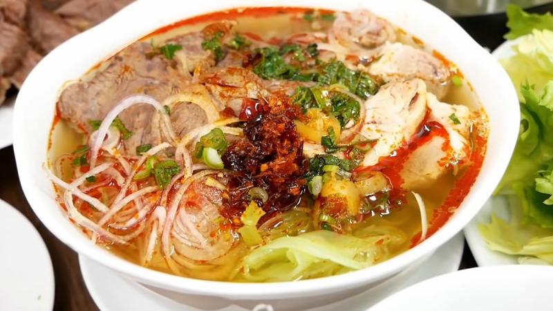 Bún bò Huế cô Hà