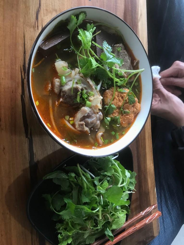 Bún Bò Huế - Huyền Trang