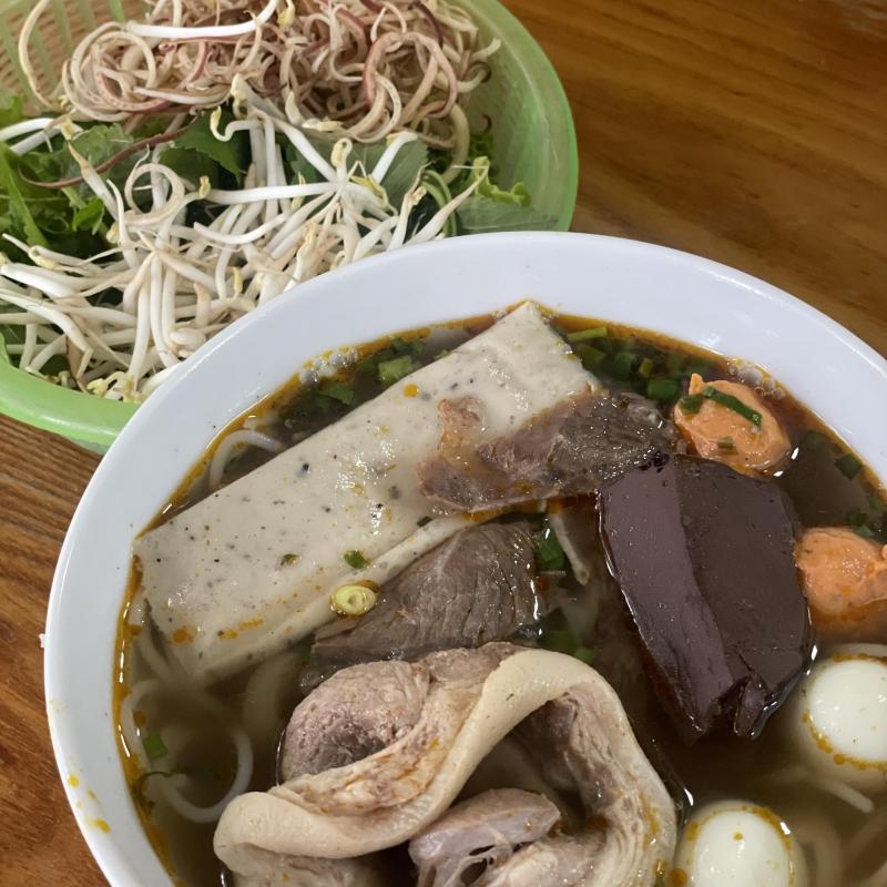 Bún Bò Huế Làng Tôi Quán