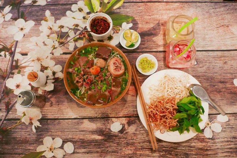 Bún bò Huế Ngự Uyển