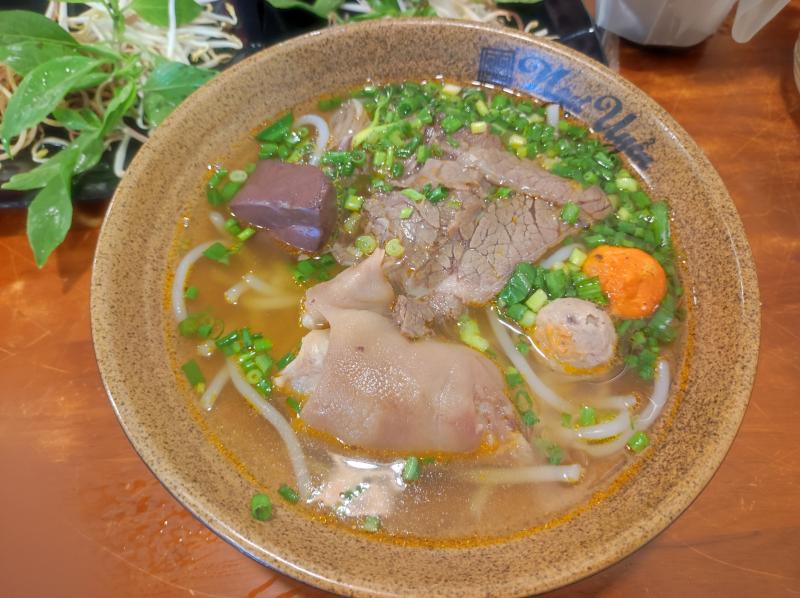 Bún bò Huế Ngự Uyển