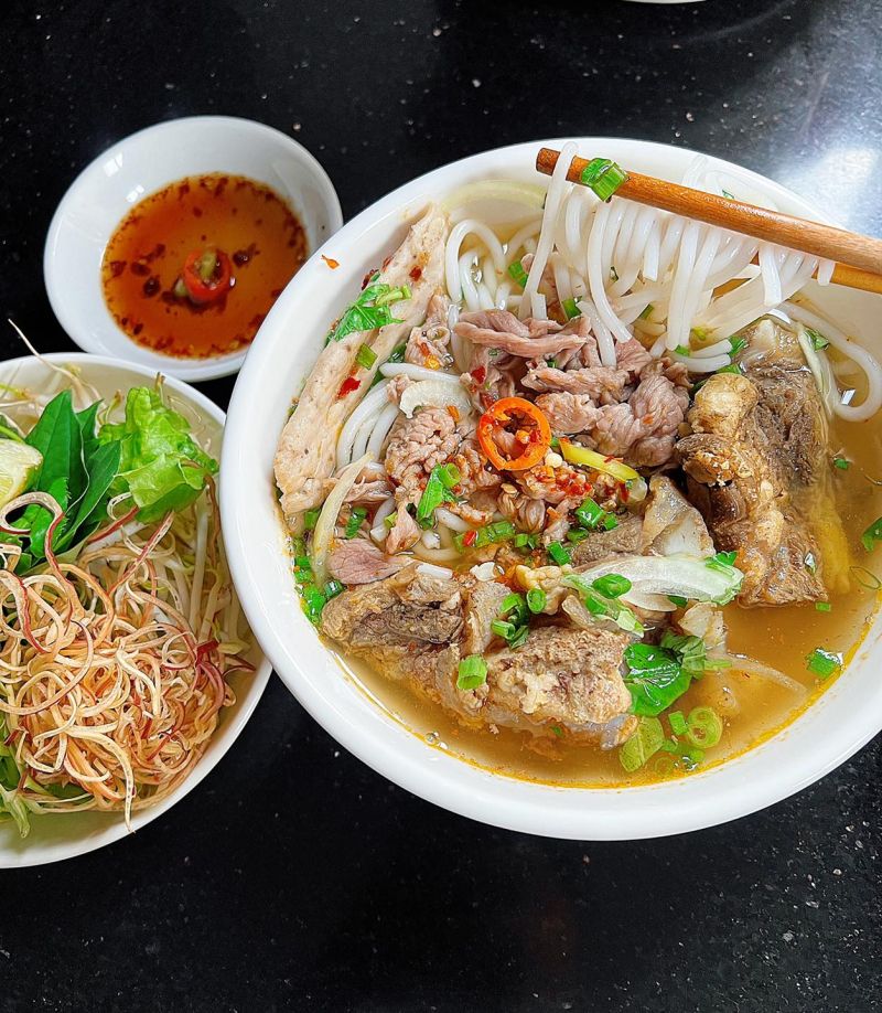 Bún Bò O Loan