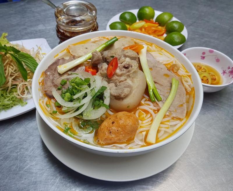 Bún Bò Huế Nhiêu Tứ