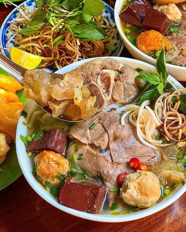 Bún Bò Huế O Mỵ