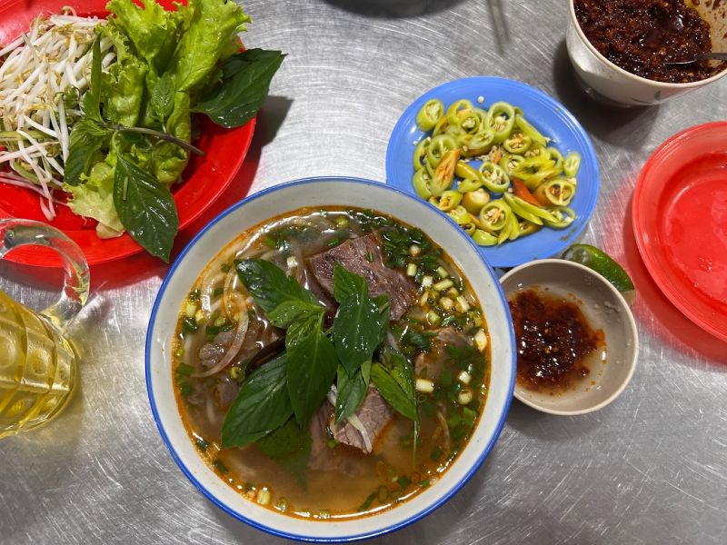 Bún bò Huế - O Sửu