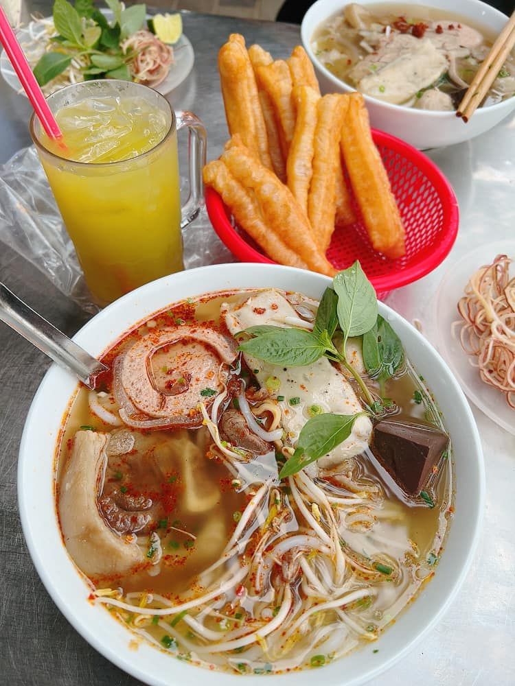 Bún bò Huế O Uông