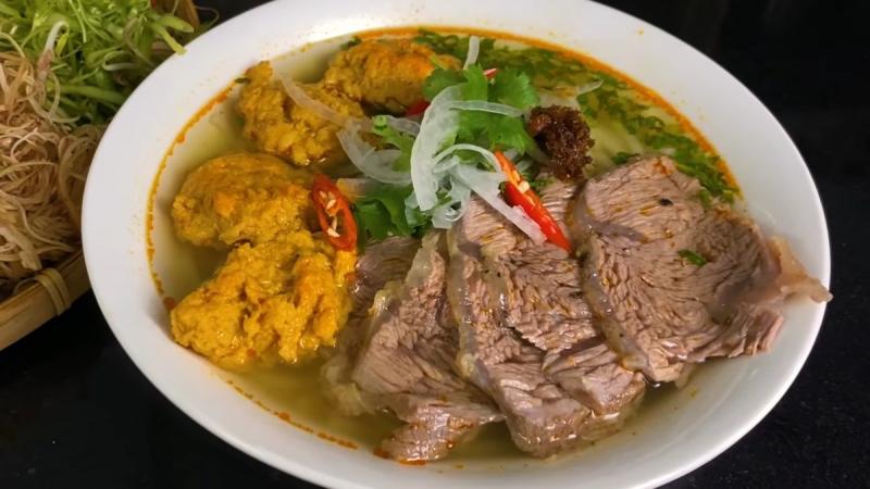 Bún Bò Huế Quán Xưa