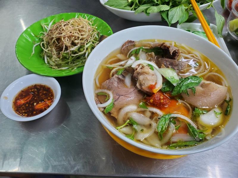 Bún Bò Huế Song Anh