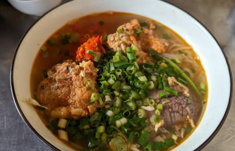 Bún Bò Mụ Rơi (Bui Tre Vàng)