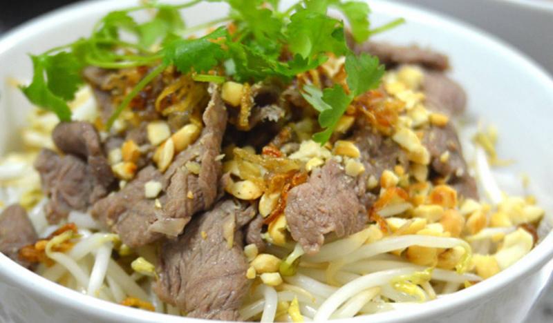 Bún bò Nam Bộ