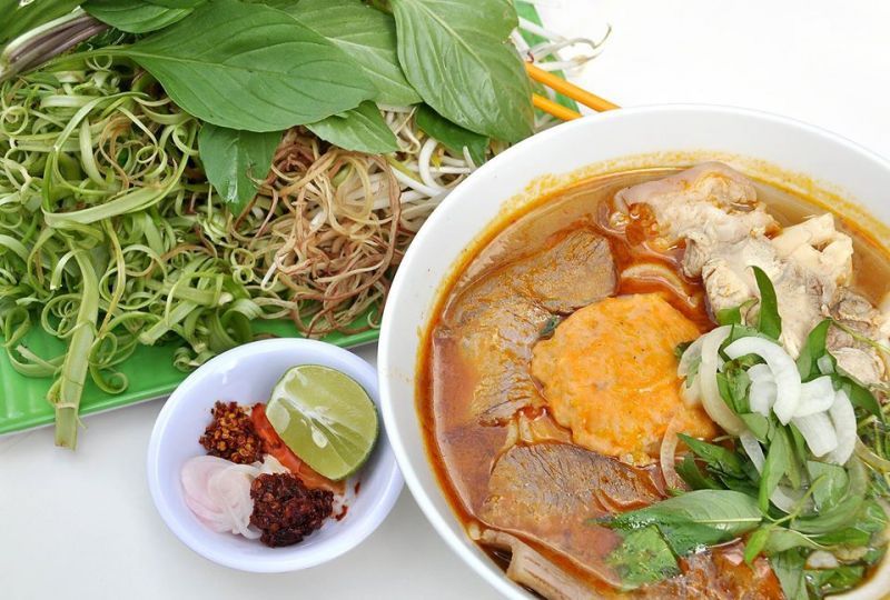 Bún Bò O Ty Tràng Tiền