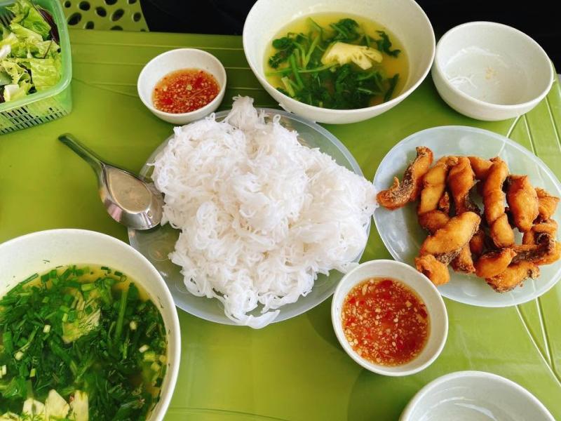 Bún cá chấm Hằng Béo