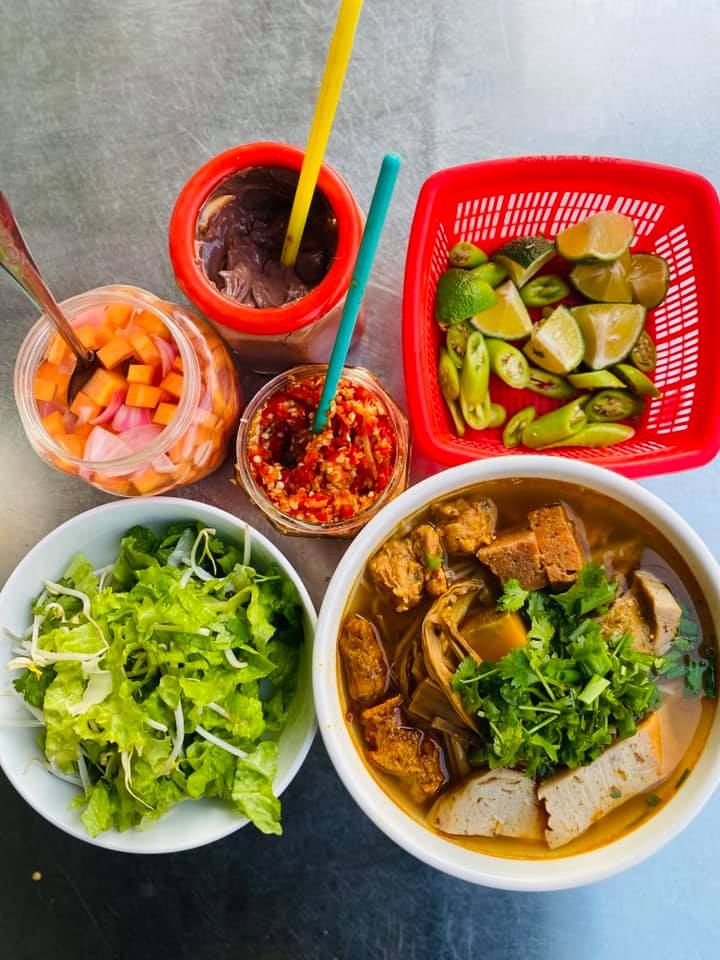 Bún Cá Chả Cá Bà Lữ