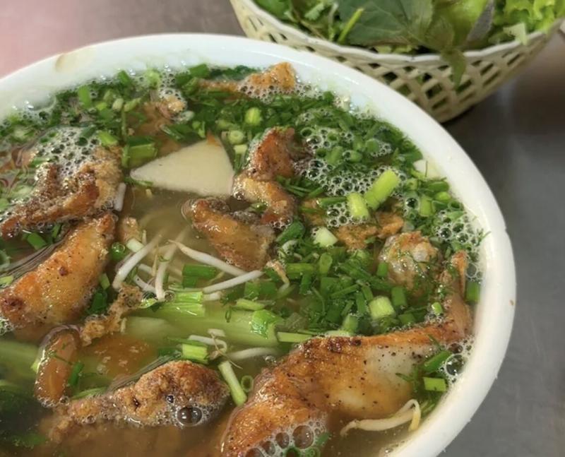 Bún Cá Sâm Cây Si