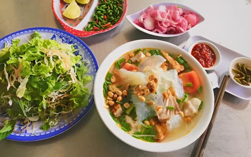 Bún chả cá Cô Huyền