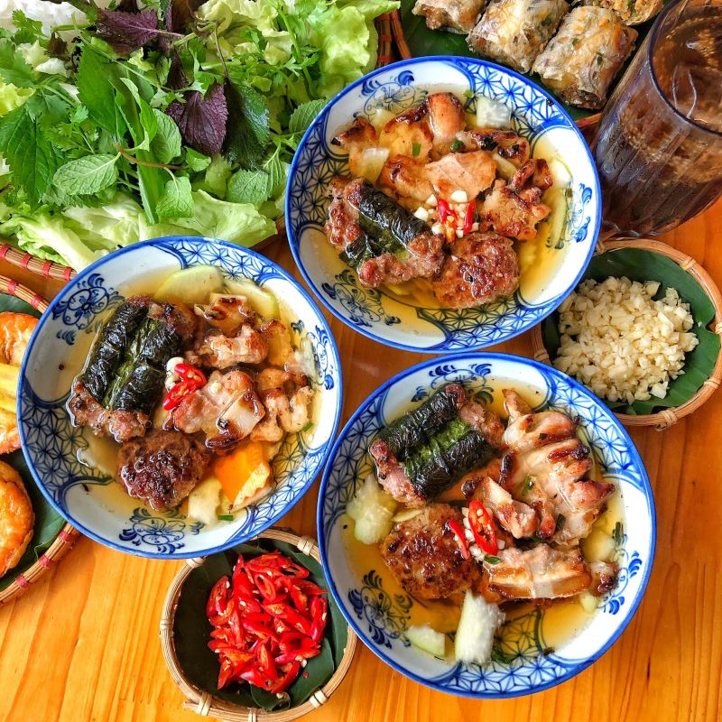 Bún Chả Que Tre Bình Chung