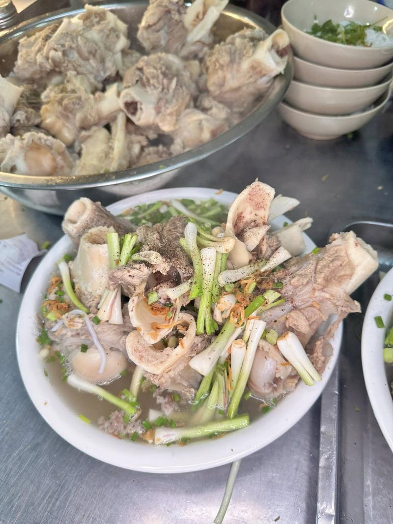 Lẩu xí quách tại  Bún Chả Sứa Mến