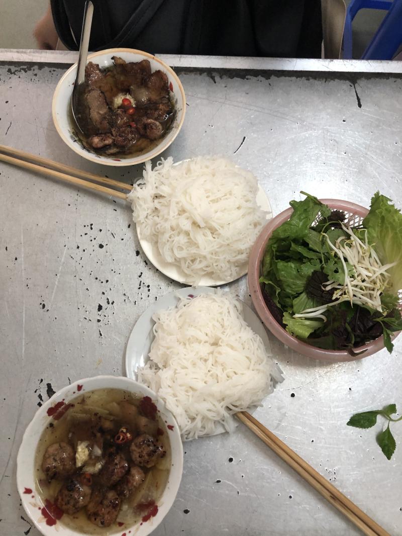 Bún chả Tuấn Hoa