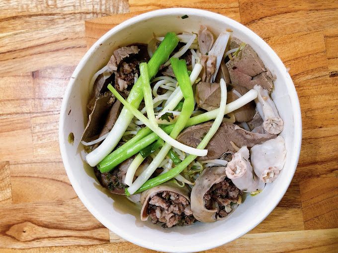 Bún Cháo Lòng Tiết Canh - QUỲNH BAVI