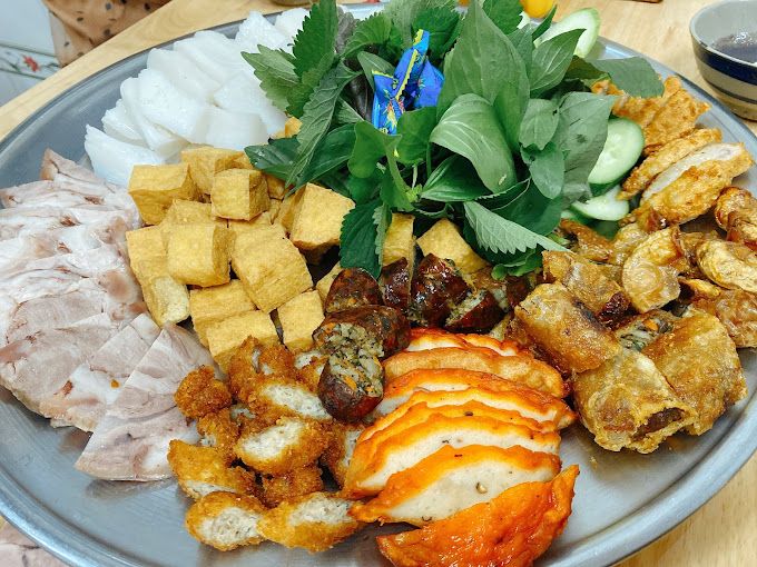 Bún Đậu Mắm Tôm - Phố Gầm Cầu