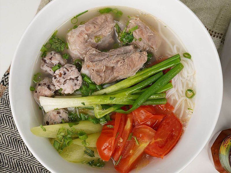 Bún dọc mùng sườn heo