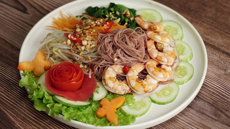 Bún gạo lứt xào tôm