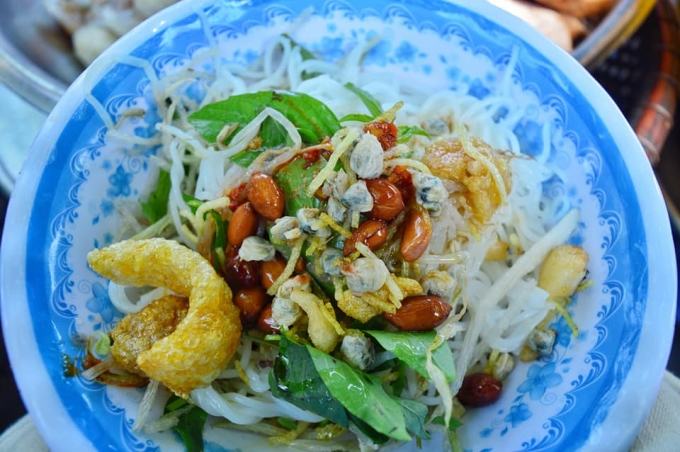 Bún hến trộn