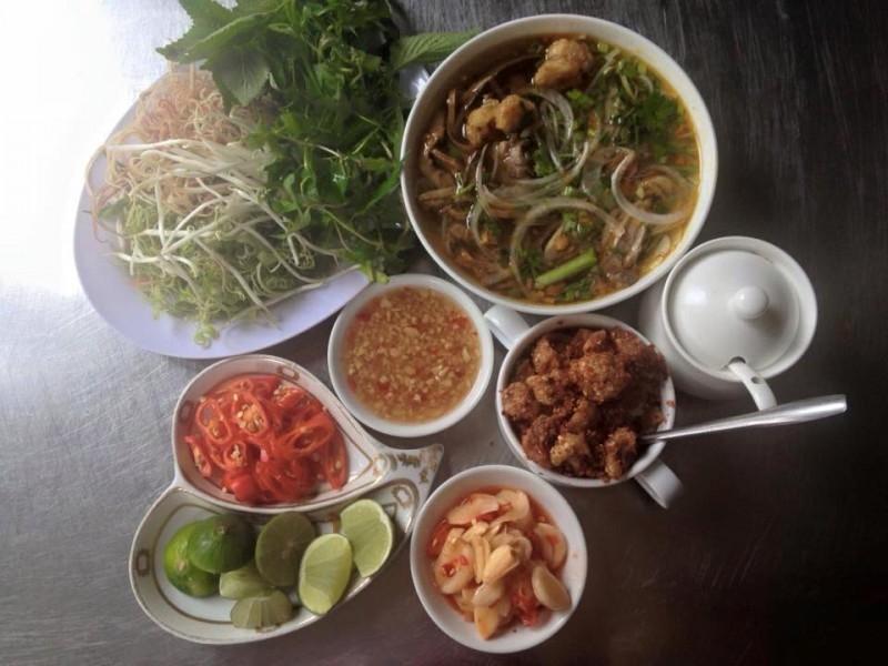 Bún măng vịt Dì Út