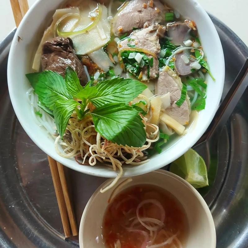 Bún Măng Vịt Xiêm Bu