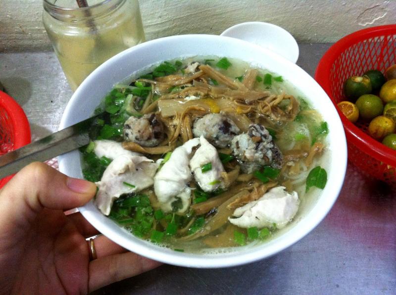 Hang Luoc rice noodles.