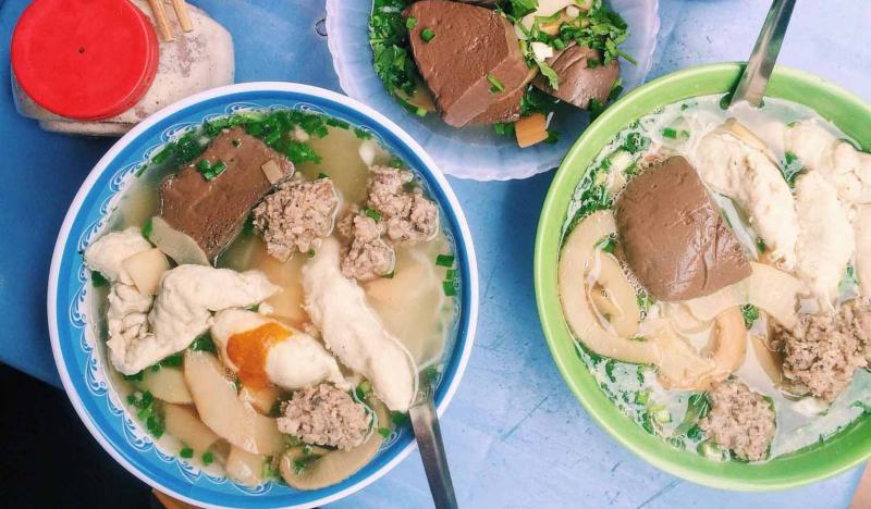 Quán ăn ngon nhất bạn không nên bỏ lỡ tại thiên đường ẩm thực ngõ chợ Đồng Xuân, Hà Nội