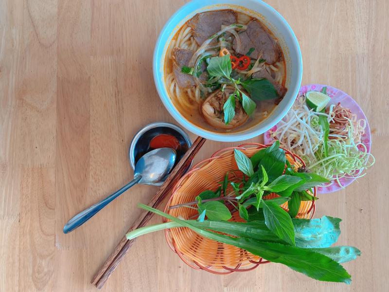 Bún Nhâm - Bún xương bò, giò, tái, chả, gân