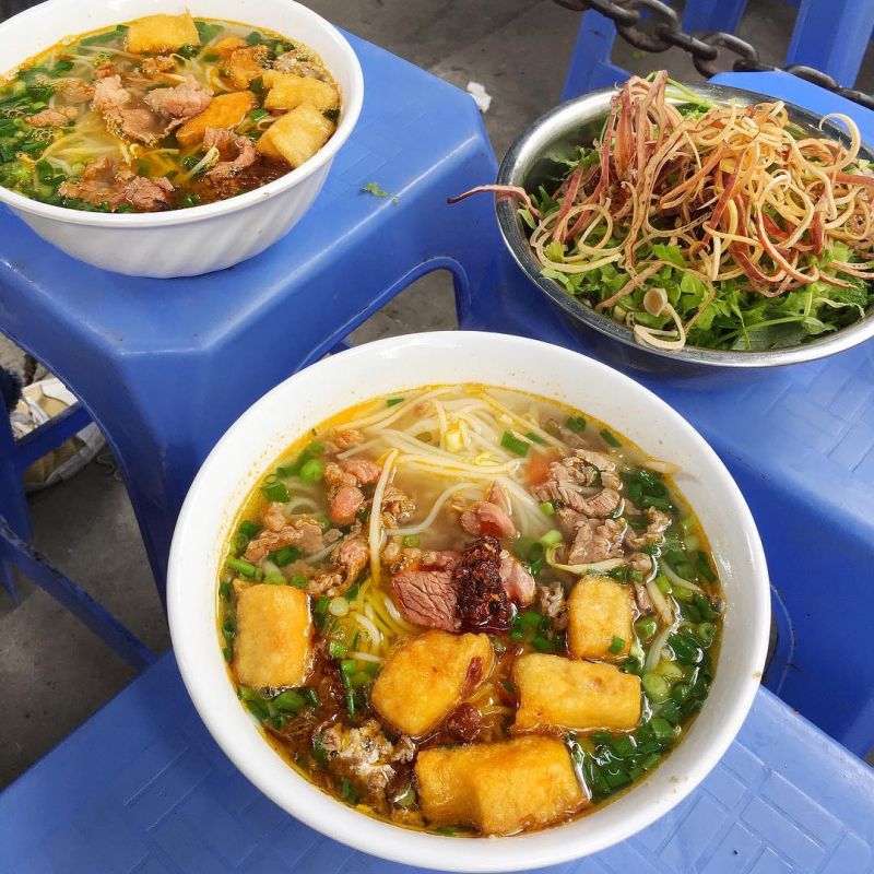 Bún riêu cua vỉa hè 75 Hàng Bông