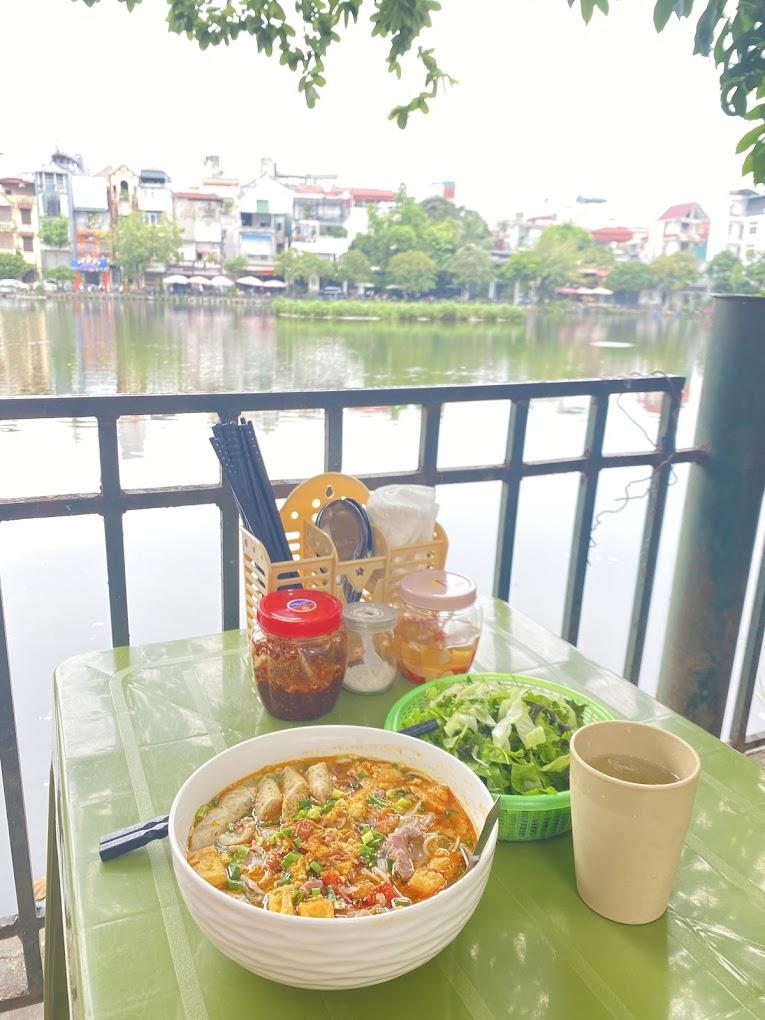 Bún riêu cua tóp mỡ Quang Anh