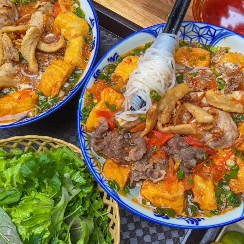 Bún riêu gia truyền con ông Hải