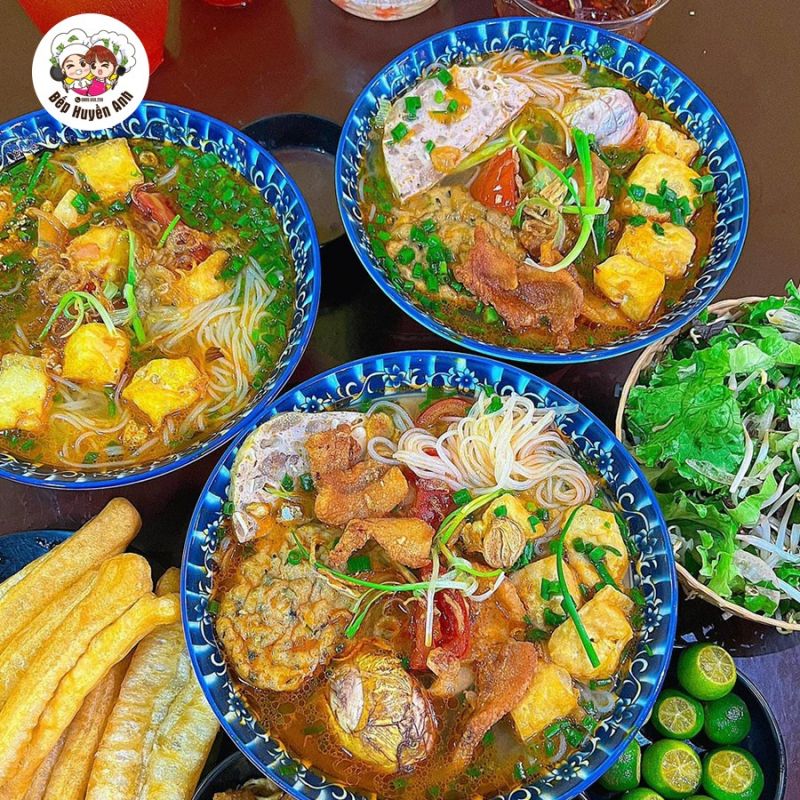 Bún riêu Huyền Anh