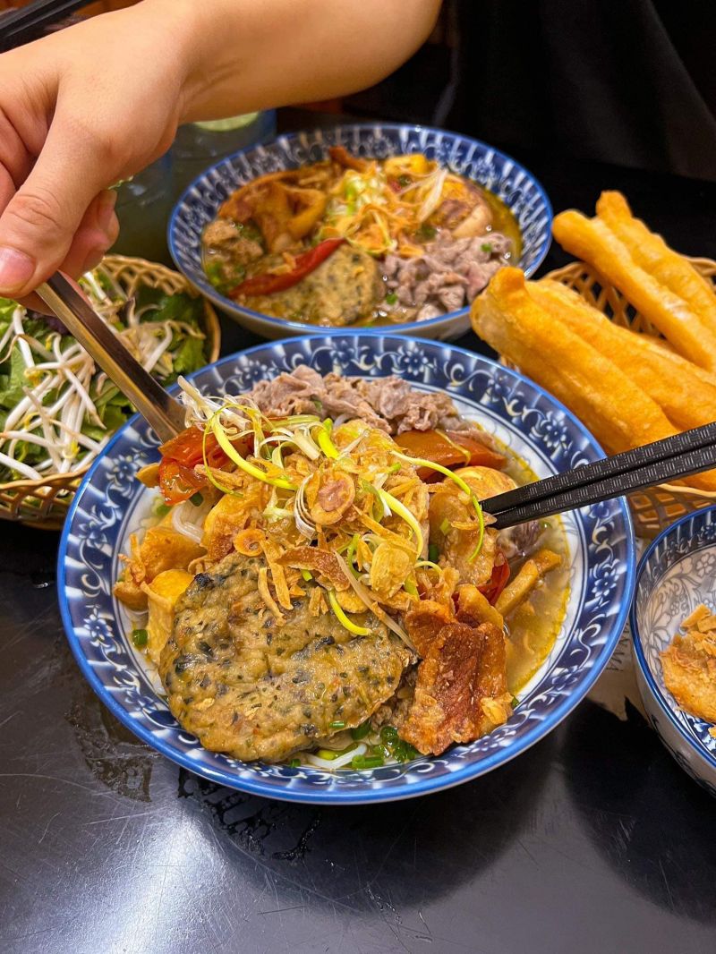 Bún riêu Huyền Anh