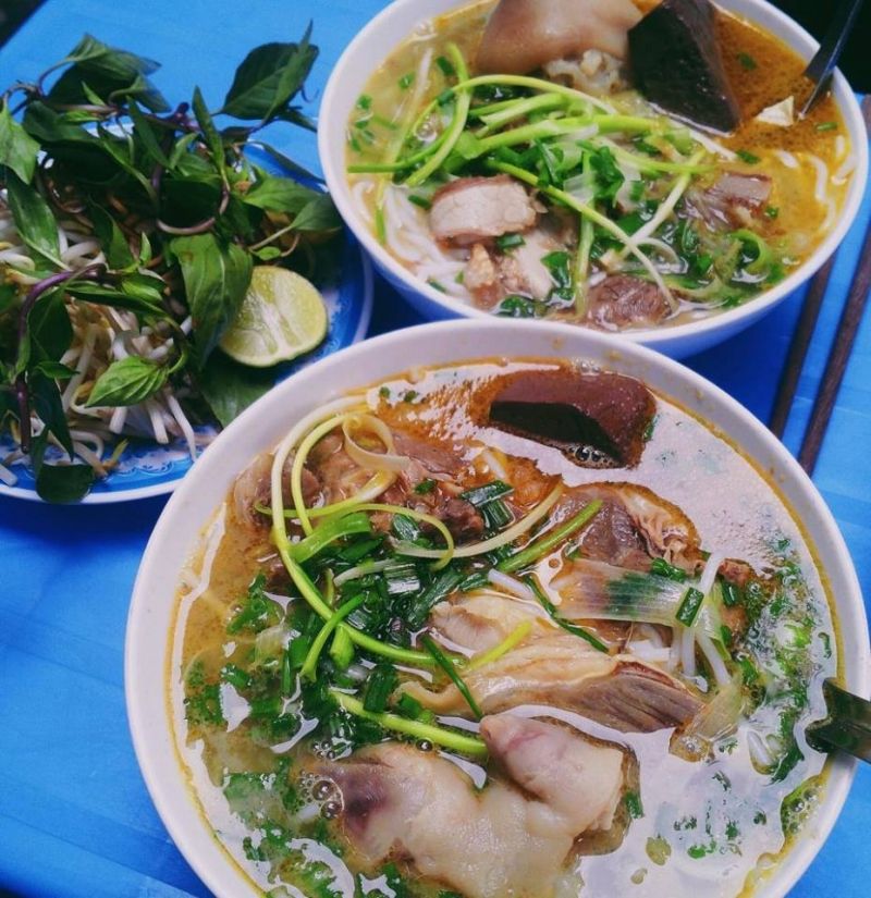 Bún riêu phố Quang Trung