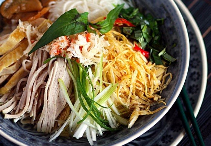 Bún thang là món ăn công phu, phức tạp với hơn 20 loại nguyên liệu khác nhau