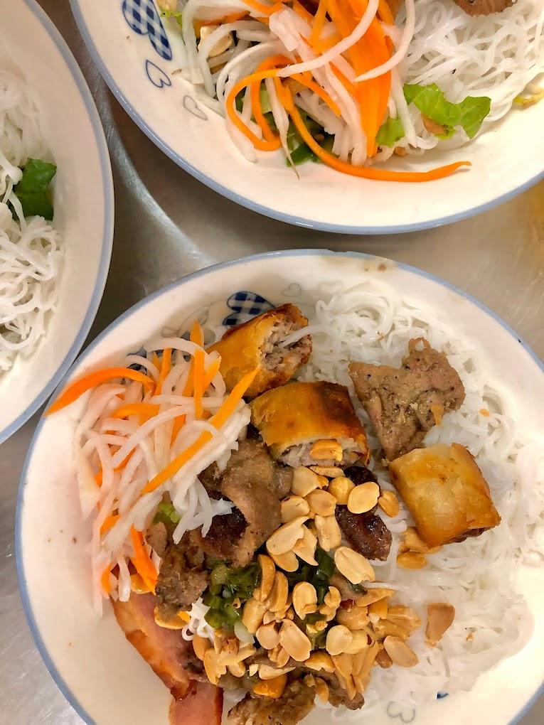 Bún thịt nướng - bánh cuốn - bánh Huế