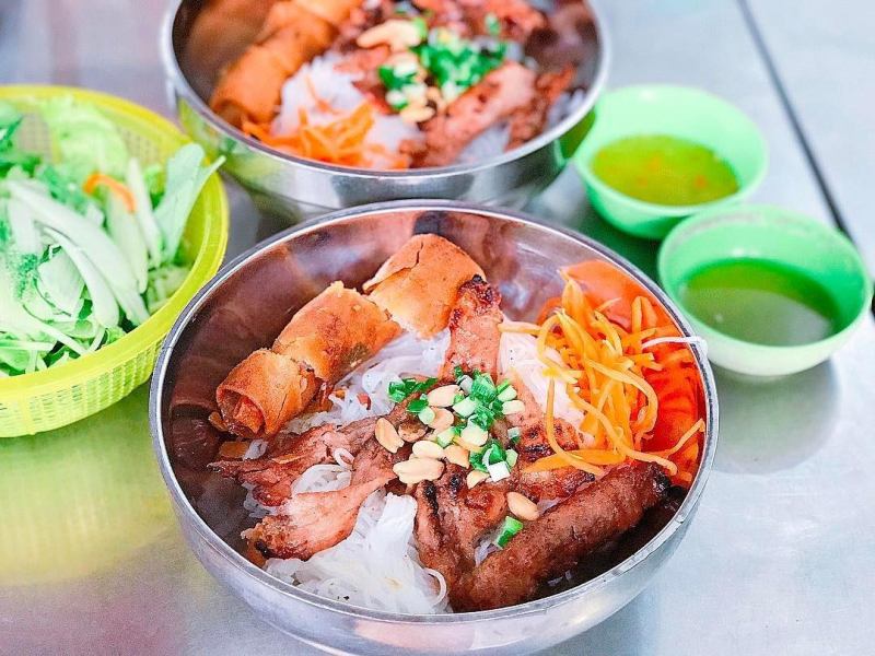 Bún Thịt Nướng Bà Thêm