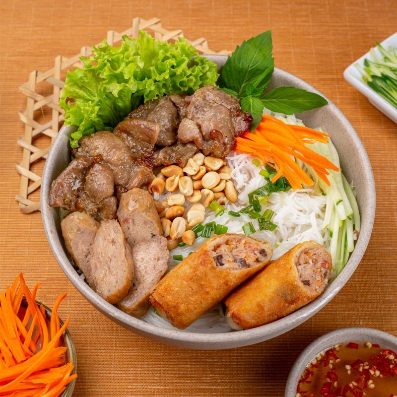 Bún Thịt Nướng Cô Tín