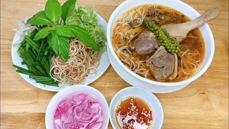 Bún vịt nấu tiêu