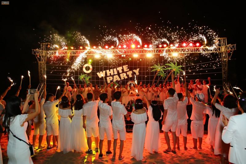 White Party trang trọng, tinh tế