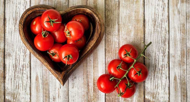 Tiêu thụ cà chua thường xuyên có thể cải thiện sức khỏe tổng thể và mang lại một số lợi ích về sắc đẹp đặc biệt cho phụ nữ