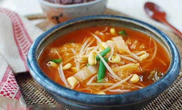 Cá lóc nấu canh chua giá đỗ